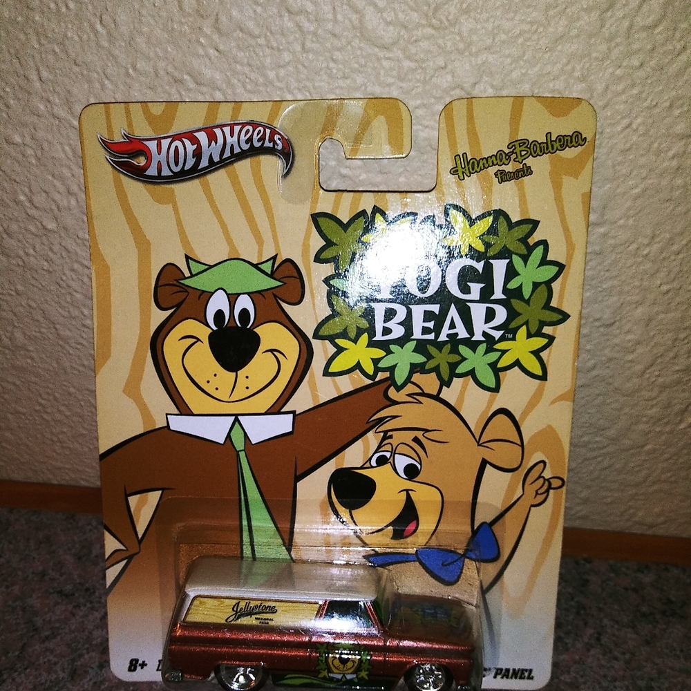 New in Pkg. Yogi Bear Hotwheel